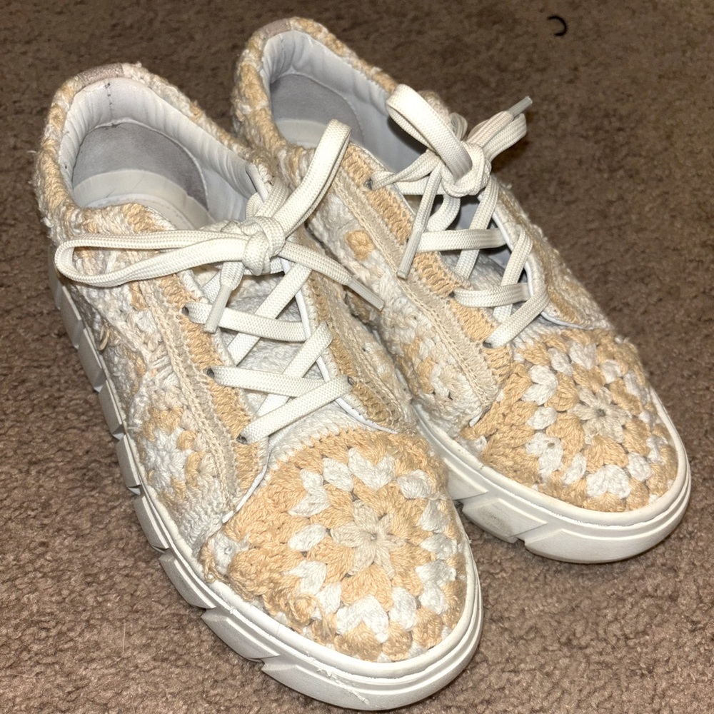 Free people tennis shoes